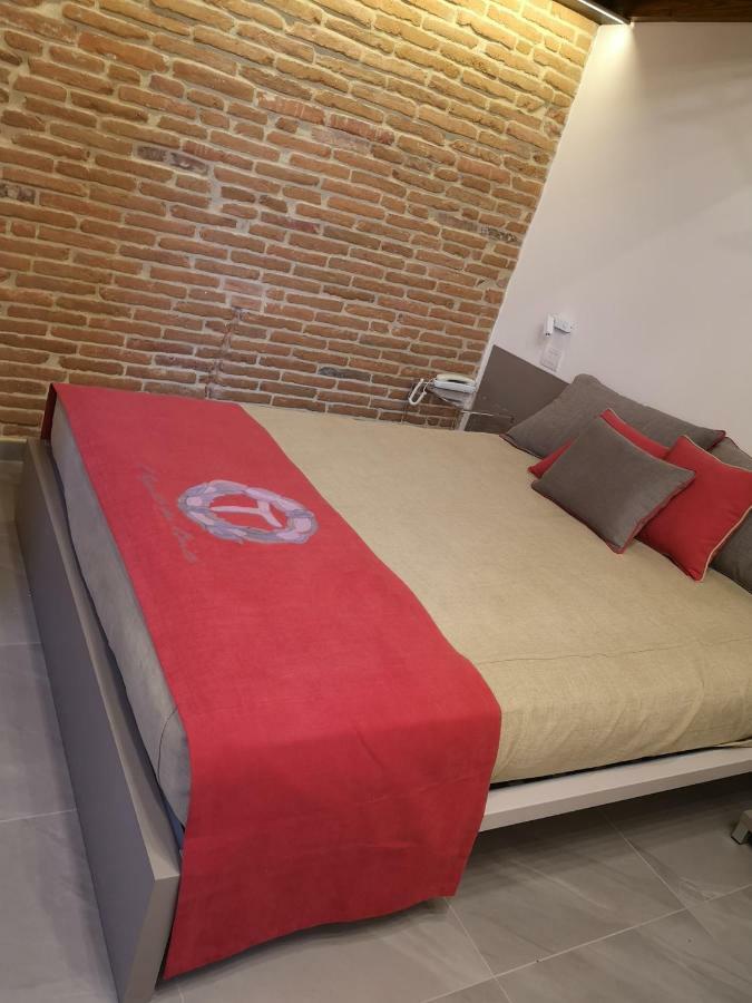 L'ospitale Dei Brilli *